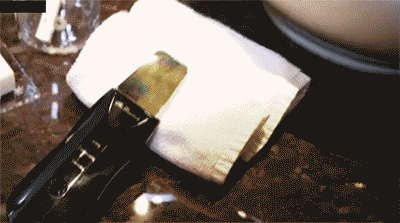 去黑头铲子的危害，黑头铲有什么用（花1680元买黑金铲子对付黑白头）