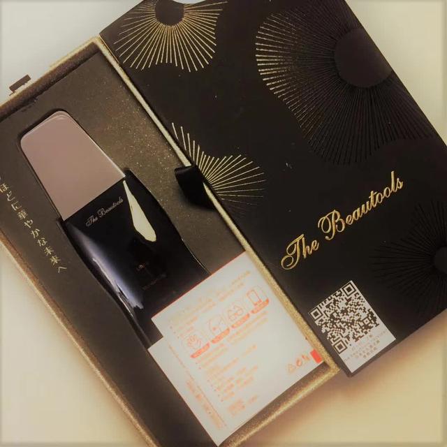 去黑头铲子的危害，黑头铲有什么用（花1680元买黑金铲子对付黑白头）