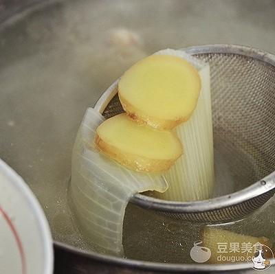 牛尾汤的功效与作用，癌症喝牛尾汤的功效与作用（红枣清炖牛尾汤的做法）