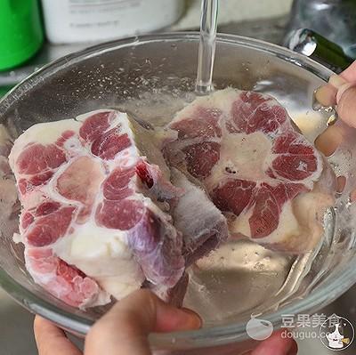 牛尾汤的功效与作用，癌症喝牛尾汤的功效与作用（红枣清炖牛尾汤的做法）