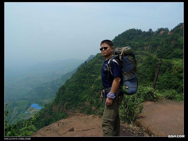 皮革拘束衣，皮革拘束衣自缚教程（一个渐渐远去的天才品牌）