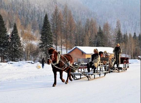 雪乡游旅游攻略，雪乡旅游地图（到哈尔滨雪乡游玩最省钱的旅游攻略）