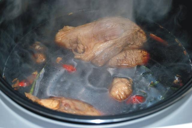 卤水怎么保存才不会坏（卤水放10年都不会坏）