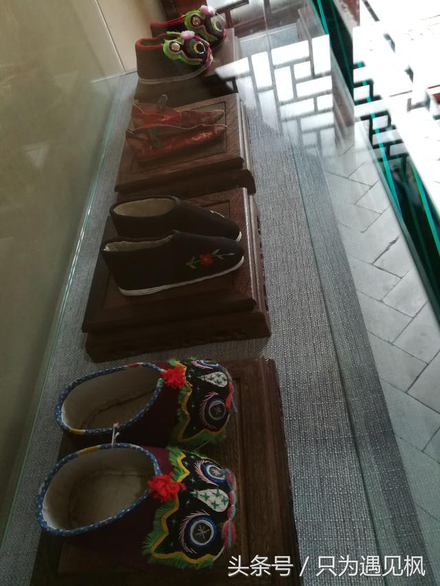 女人裹脚是从什么时候开始的，女人裹脚是从什么时候开始的呢（古代女性从几岁开始缠足）