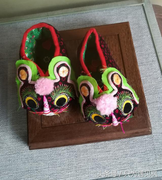 女人裹脚是从什么时候开始的，女人裹脚是从什么时候开始的呢（古代女性从几岁开始缠足）