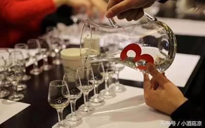 杨梅酒的保质期是多久，杨梅酒的制作方法步骤（——唐三镜教学酿酒专业工艺）