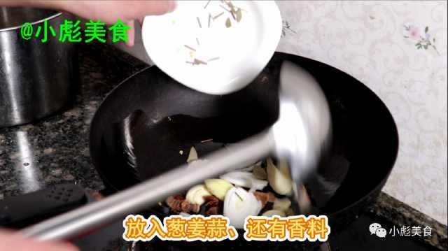 猪尾炖什么好吃，猪尾汤炖什么好吃（教你在家炖猪尾巴）