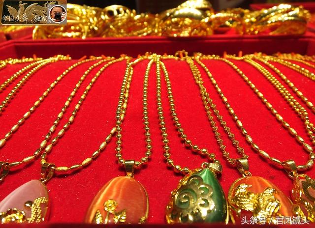 越南沙金会掉色吗，越南沙金带多久就掉色（趣闻：越南沙金首饰热销）