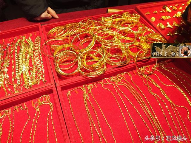 越南沙金会掉色吗，越南沙金带多久就掉色（趣闻：越南沙金首饰热销）