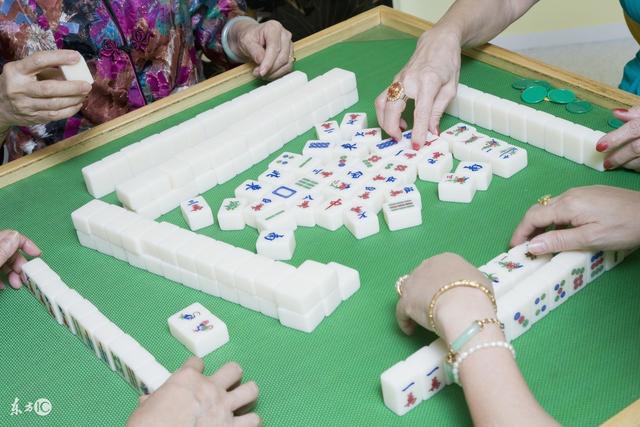 为什么打麻将总是输是什么原因，为什么打牌总是输钱原因分析（麻将知道为什么老是输吗）