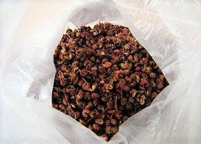 面粉长虫怎么办，面粉已经长虫了怎么办（把厨房里几种调料扔进去）