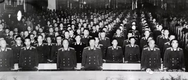 老帅大闹怀仁堂，怀仁堂事变合法吗（宣告新时代的开启；见证毛主席时代的终结）