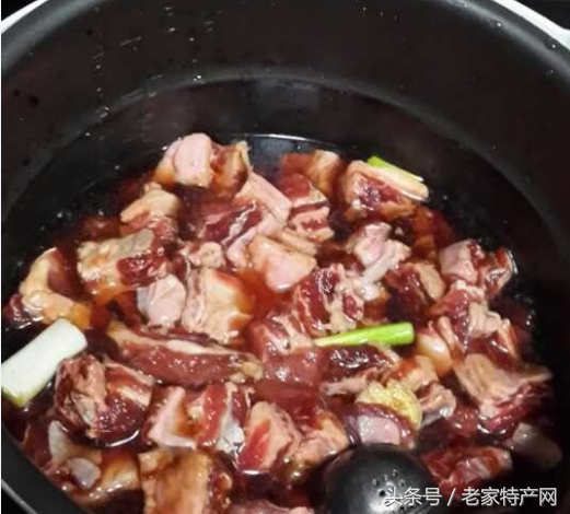 南瓜炖牛肉的做法，南瓜烧牛肉的家常做法（味道可不简单哦）