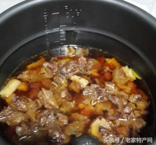 南瓜炖牛肉的做法，南瓜烧牛肉的家常做法（味道可不简单哦）