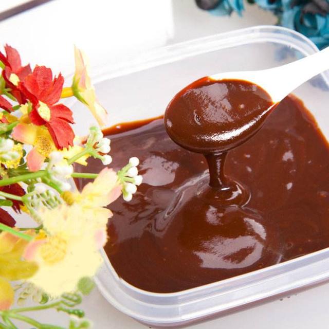 老北京春饼做法和配方，把菜和饼蘸着甜面酱一卷