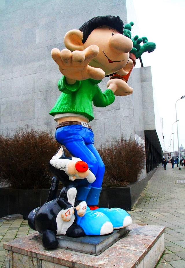 丁丁在苏联为什么买不到了，丁丁在苏联（80后们熟悉的丁丁和蓝精灵祖籍就在布鲁塞尔）