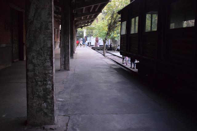 广州好玩的地方——红砖厂篇，广州市红砖厂创意园游记（随意拍摄的一些照片）