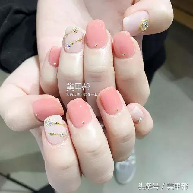 美甲图片大全，美甲图（这50款美甲，耐看不过时）