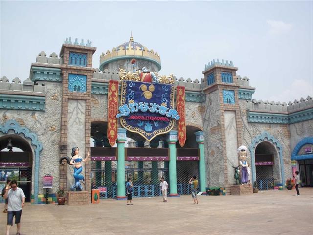 横店在哪个城市 横店影视城，横店在哪个城市哪个区（全球最大的影视城——横店）