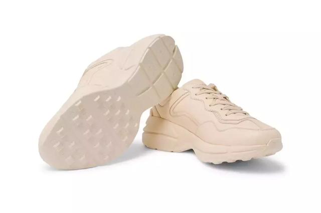 闪电板鞋是什么牌子，闪电鞋正品多少钱（国内首家sneaker清洗保养专门店登入上海）