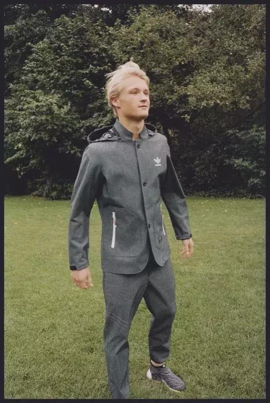 闪电板鞋是什么牌子，闪电鞋正品多少钱（国内首家sneaker清洗保养专门店登入上海）