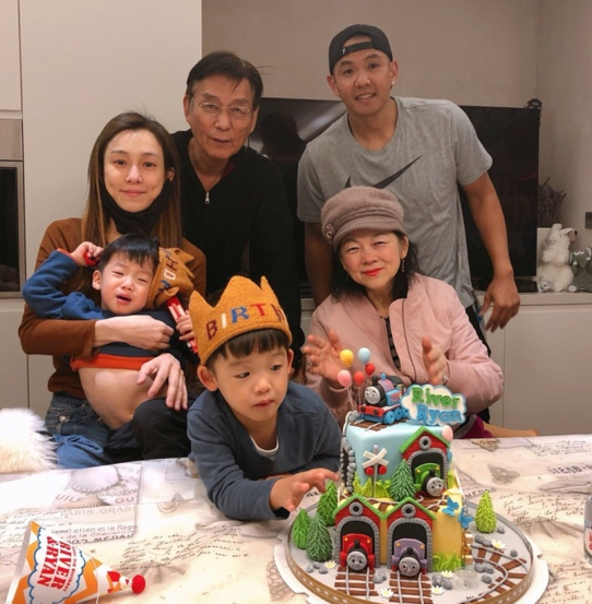 陈睿翔陈睿飞，范玮琪儿子叫啥（明星双胞胎子女）