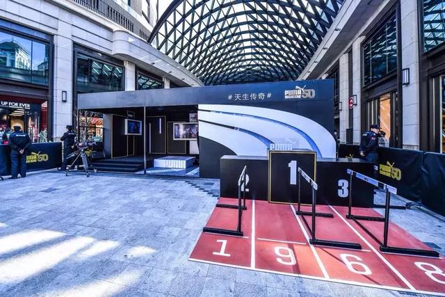 闪电板鞋是什么牌子，闪电鞋正品多少钱（国内首家sneaker清洗保养专门店登入上海）