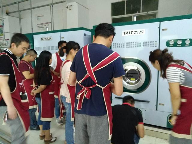 干洗的原理是什么，衣服干洗原理（干洗什么原理）