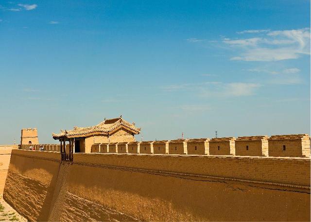 愿将腰下剑直为斩楼兰，愿将腰下剑直为斩楼兰出自李白的哪个作品（李白最豪情的一首边塞诗）