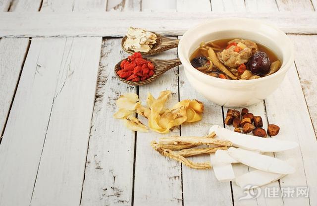 百合的食用方法，生百合的吃法和做法（百合的8种吃法，能治8种病）