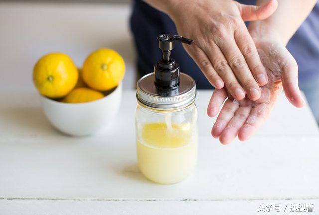 如何简单自制洗手液，护肤又杀菌（用4种原料在家DIY自制洗手液）