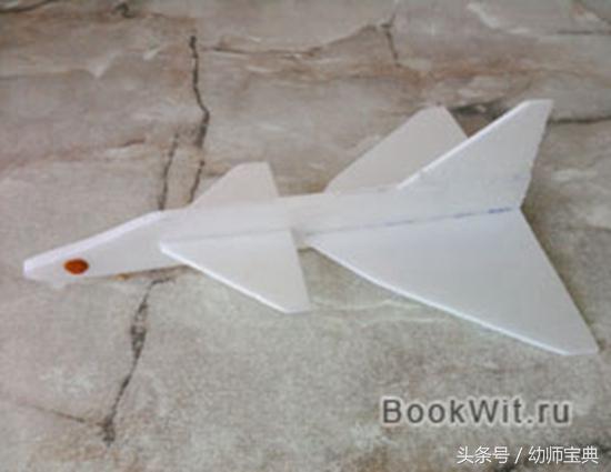 幼儿手工飞机制作方法，幼儿手工飞机制作大全（50多种手工飞机大合集）