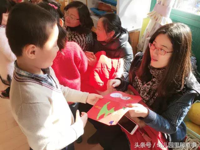 幼儿园手工制作灯笼，中秋节幼儿园手工灯笼制作方法（幼儿园新年区角手工作品之格子灯笼、新年月历、贺卡、印“福”字）