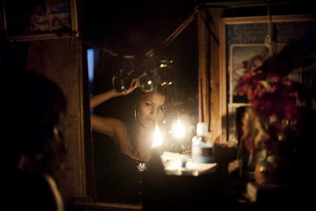 船员的生理需求是怎么解决的，船员是怎么解决生理需求（这些妓女在狭窄的小船上为饥渴难耐的船员提供服务）