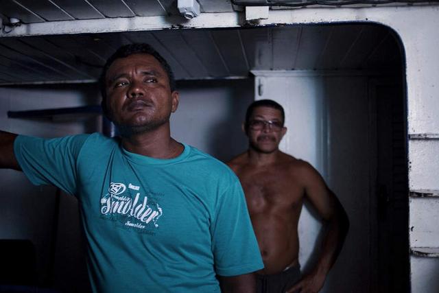 船员的生理需求是怎么解决的，船员是怎么解决生理需求（这些妓女在狭窄的小船上为饥渴难耐的船员提供服务）