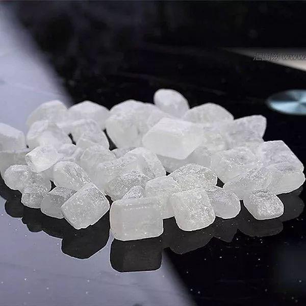 幼砂糖和白砂糖有什么区别（白砂糖、绵白糖、糖粉、红糖……到底怎么用）