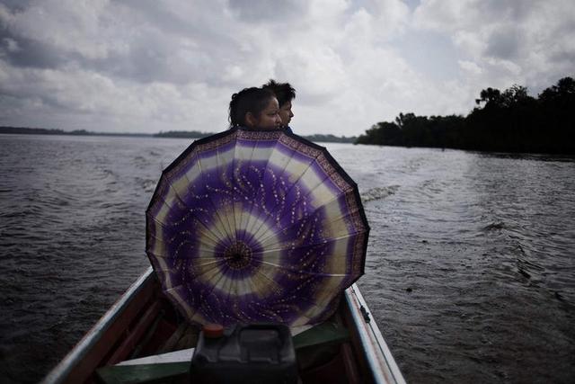 船员的生理需求是怎么解决的，船员是怎么解决生理需求（这些妓女在狭窄的小船上为饥渴难耐的船员提供服务）