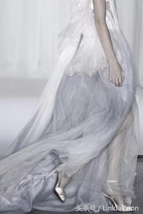 瘦人冬季穿衣搭配图片，瘦人夏季穿衣搭配图片（瘦的人穿什么都好看）