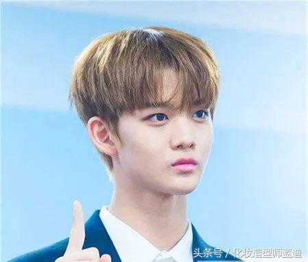 高中生男生发型,高中男生长发发型(冬季高中男生留什么短发发型帅气