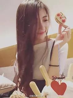 翁心颖（李梦颖），李梦颖百度百科（与奶茶妹章泽天齐名的7大校花）