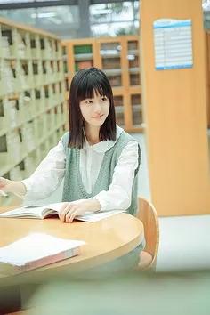 翁心颖（李梦颖），李梦颖百度百科（与奶茶妹章泽天齐名的7大校花）