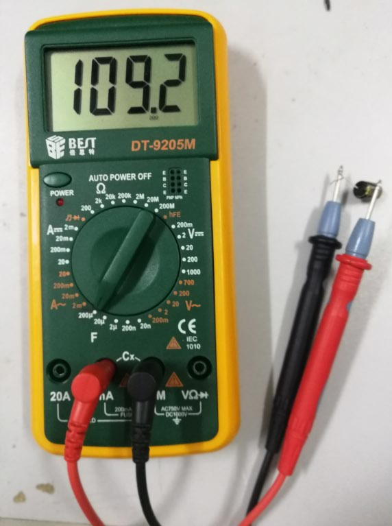 万用表测电容好坏，万用表测量电容的（详细讲解一下用万用表测量电容的方法）