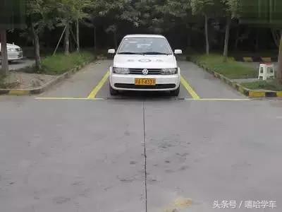 倒车入库八字口诀，b2倒车入库看哪四点最准（倒车入库7字口诀 简单易操作）