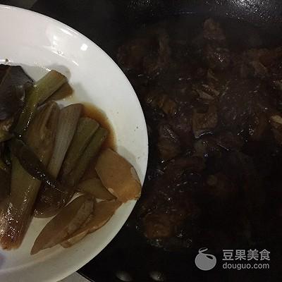 红烧猪排骨如何做，红烧猪排骨如何做才好吃（红烧排骨的做法）