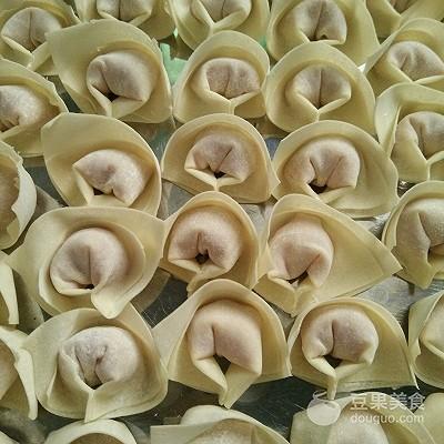 紫菜虾皮汤云吞怎么做，紫菜汤云吞的做法窍门（紫菜云吞的做法）