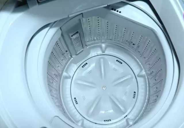 洗衣机怎么清洗里面的脏东西怎么弄干净，滚筒洗衣机怎么清理里面的脏东西（洗衣机里竟有这么多脏东西）
