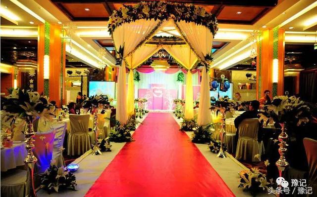 婚礼上伴娘团要统一着装吗，结婚一定要伴娘团吗（河南人的婚礼发生了哪些变化）