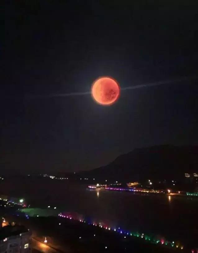 杜甫一首浪漫爱情诗,杜甫月食诗朗月黑光压山近(昨晚150年一见的月亮) 杜甫一首浪漫爱情诗,杜甫月食诗朗月黑光压山近(昨晚150年一见的月亮)