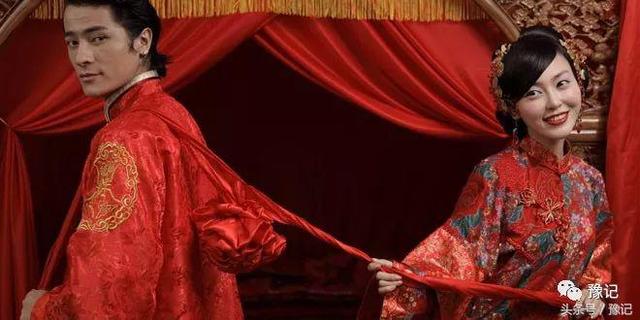 婚礼上伴娘团要统一着装吗，结婚一定要伴娘团吗（河南人的婚礼发生了哪些变化）