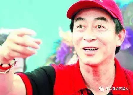 戴美瞳可以哭吗，戴美瞳可以哭吗美瞳不见了（近视眼的明星都是怎么拍戏的）